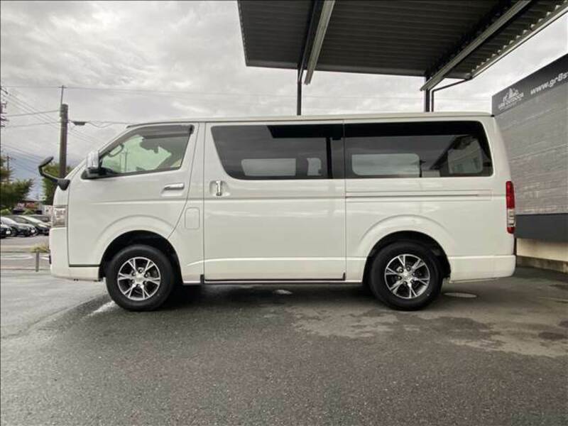 HIACE VAN-13