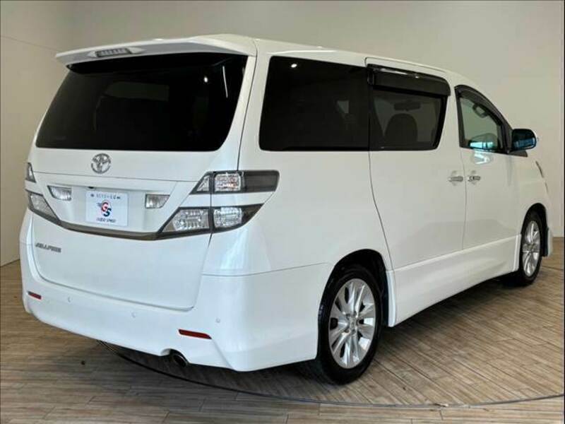 VELLFIRE-13