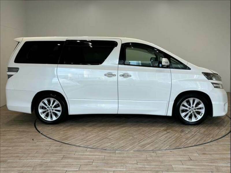 VELLFIRE-15