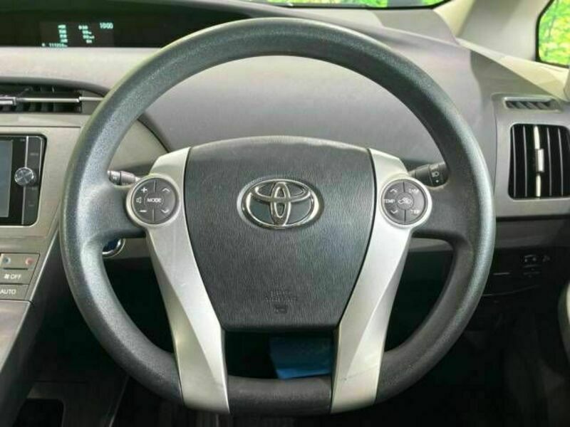 PRIUS-11