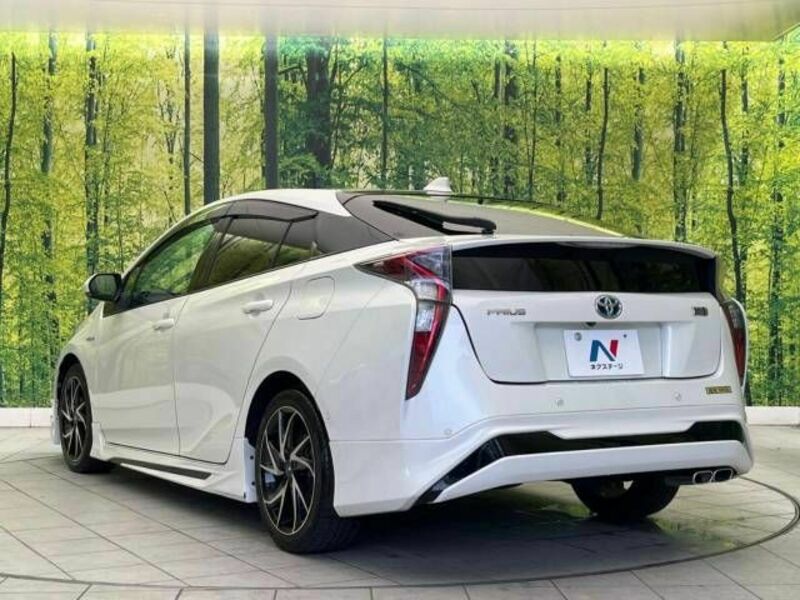 PRIUS-17