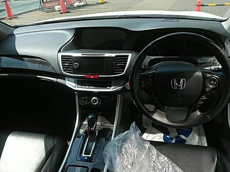 ACCORD HYBRID-8