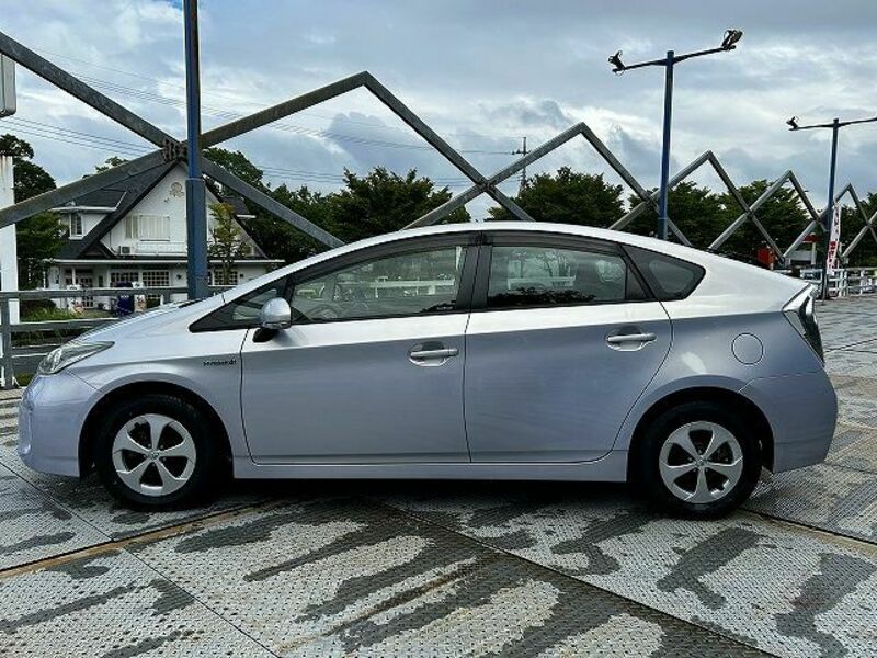 PRIUS-23