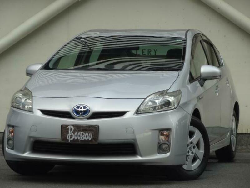 TOYOTA　PRIUS