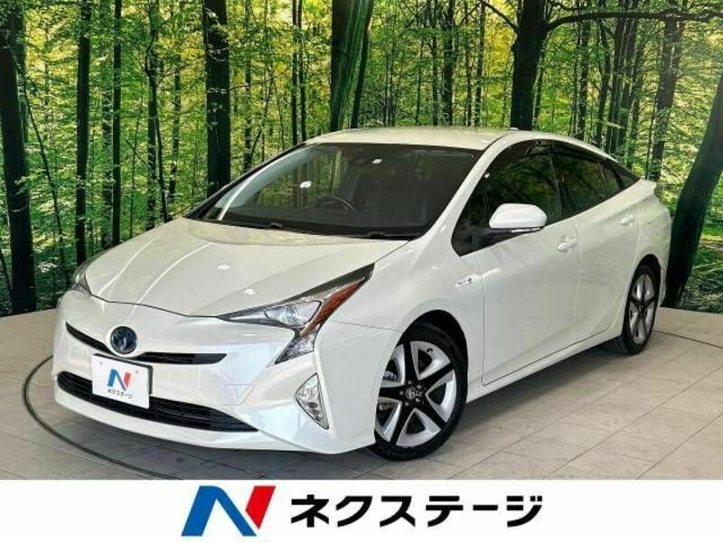 TOYOTA　PRIUS