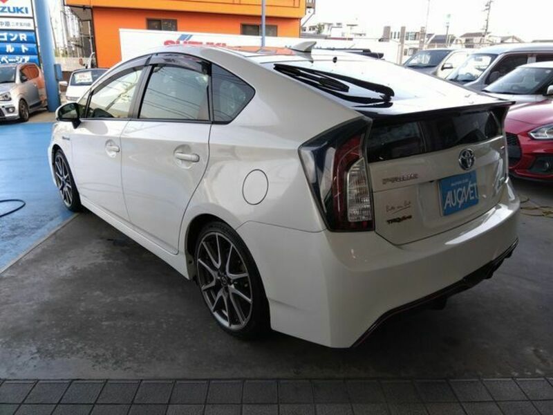 PRIUS-3