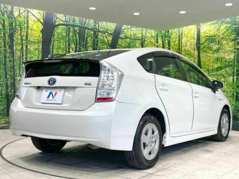 PRIUS-17