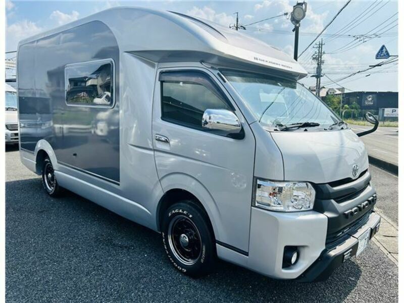 TOYOTA　HIACE VAN