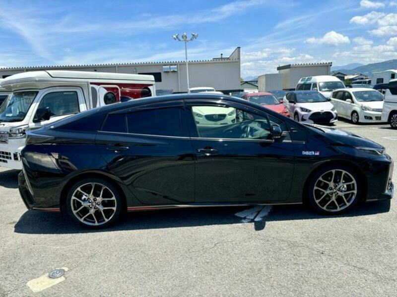 PRIUS PHV-13