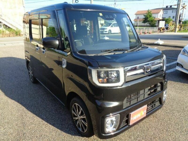 DAIHATSU　WAKE