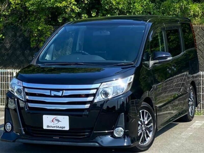 TOYOTA　NOAH