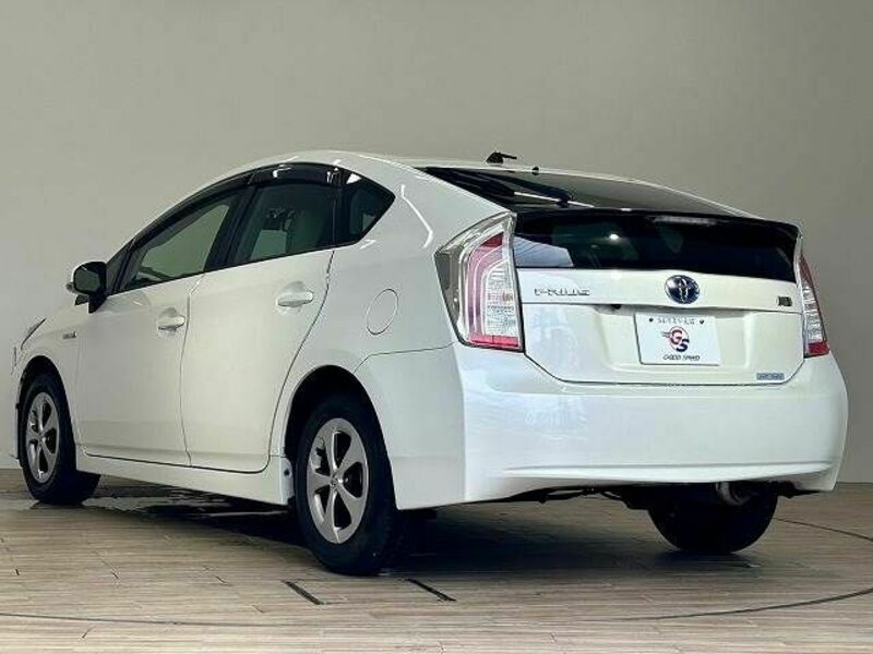 PRIUS-16