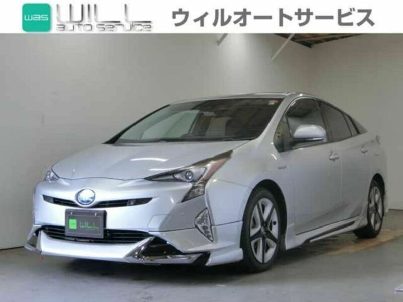 TOYOTA　PRIUS