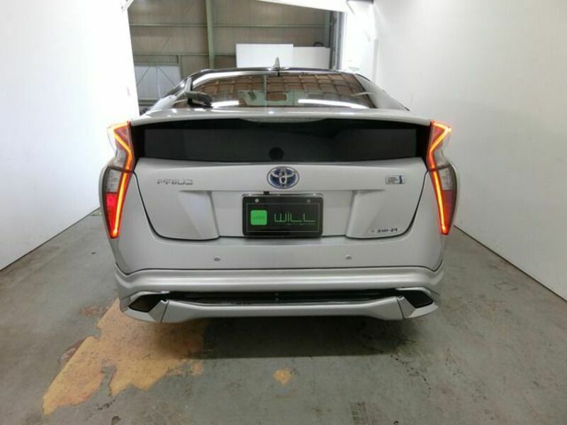 PRIUS-9