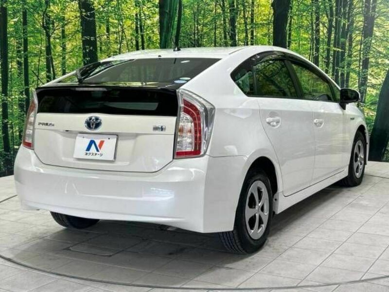 PRIUS-17