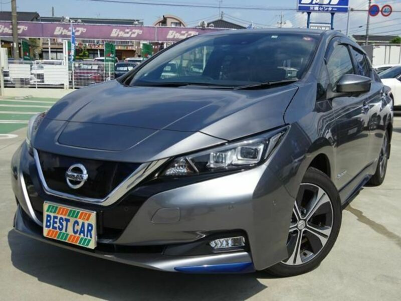 NISSAN　LEAF