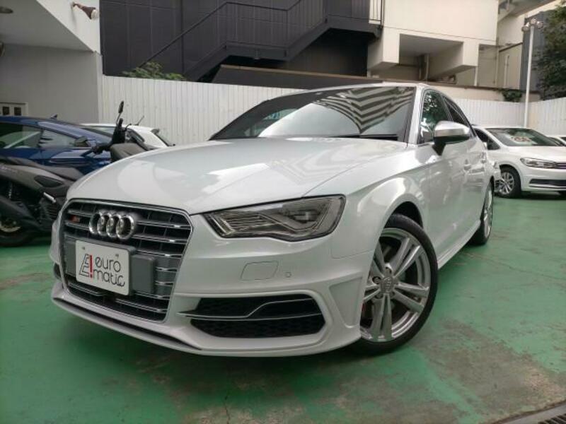 AUDI　S3