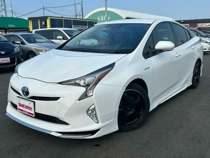 TOYOTA　PRIUS