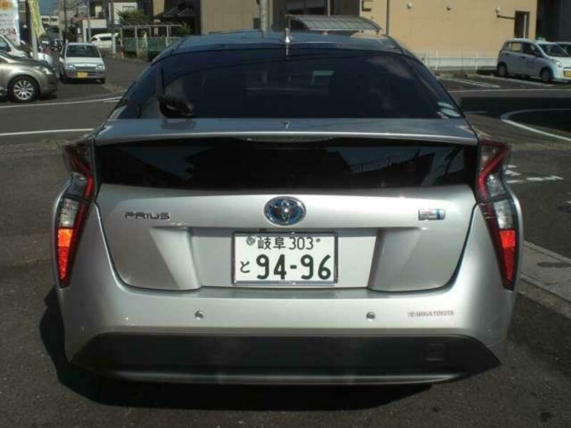 PRIUS-4