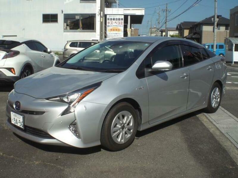 TOYOTA　PRIUS