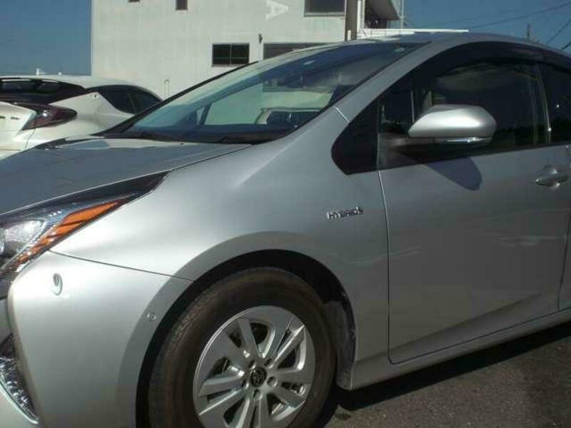 PRIUS-11