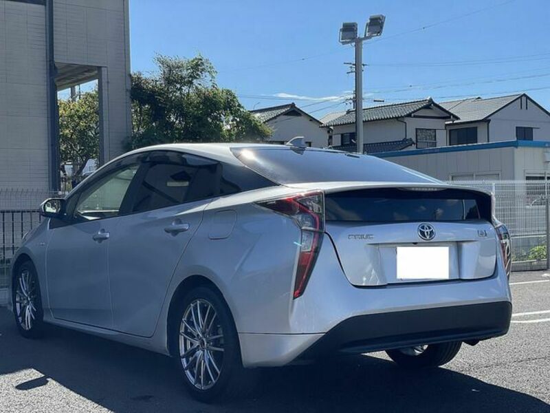 PRIUS-6