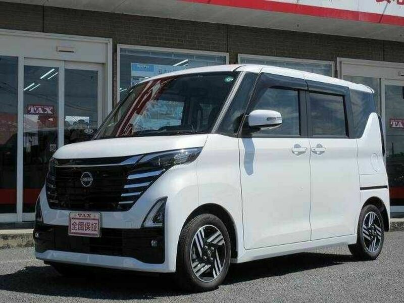 NISSAN　ROOX