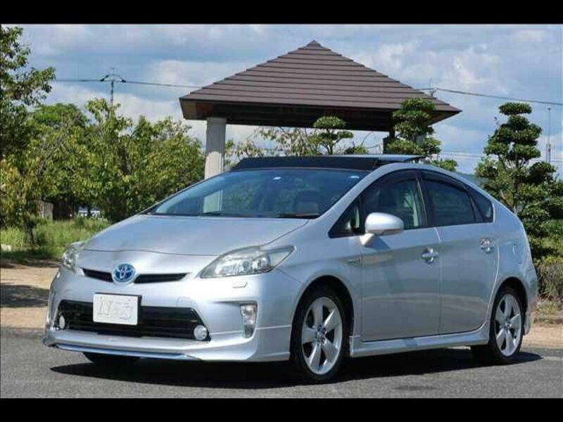 TOYOTA　PRIUS