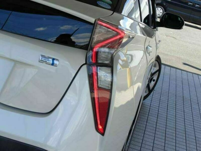 PRIUS-14