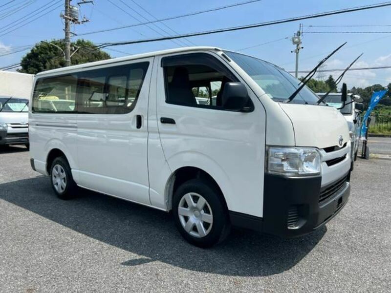 TOYOTA　HIACE VAN