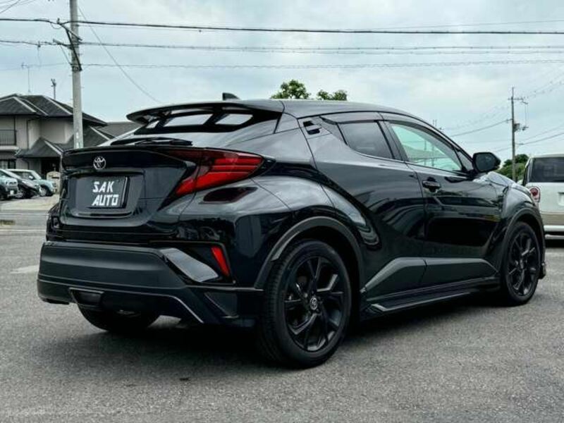 C-HR-4