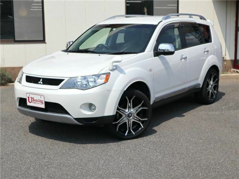 MITSUBISHI　OUTLANDER