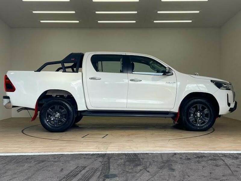 HILUX-16