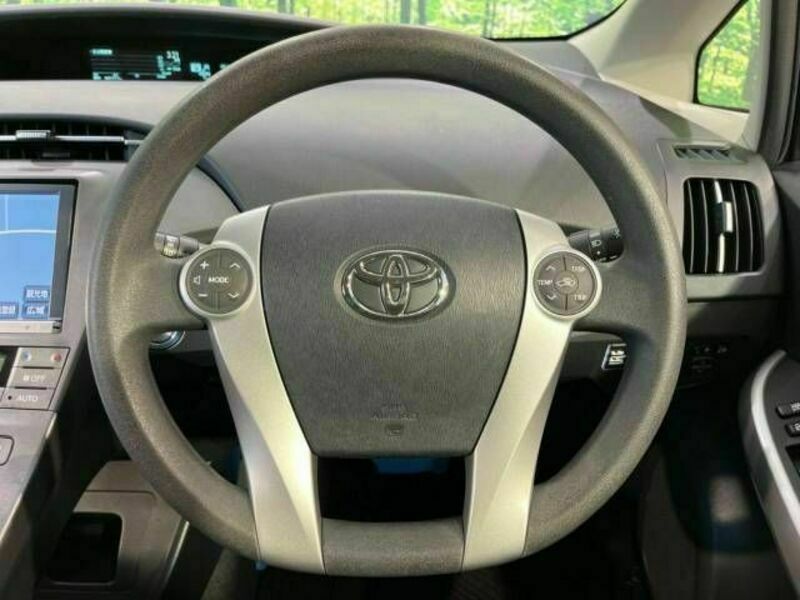 PRIUS-8