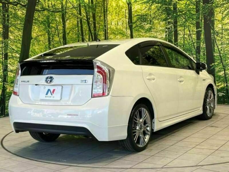 PRIUS-17