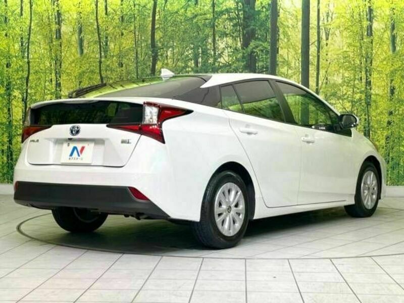 PRIUS-17