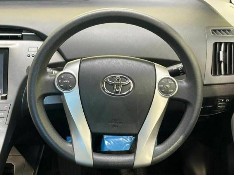 PRIUS-11