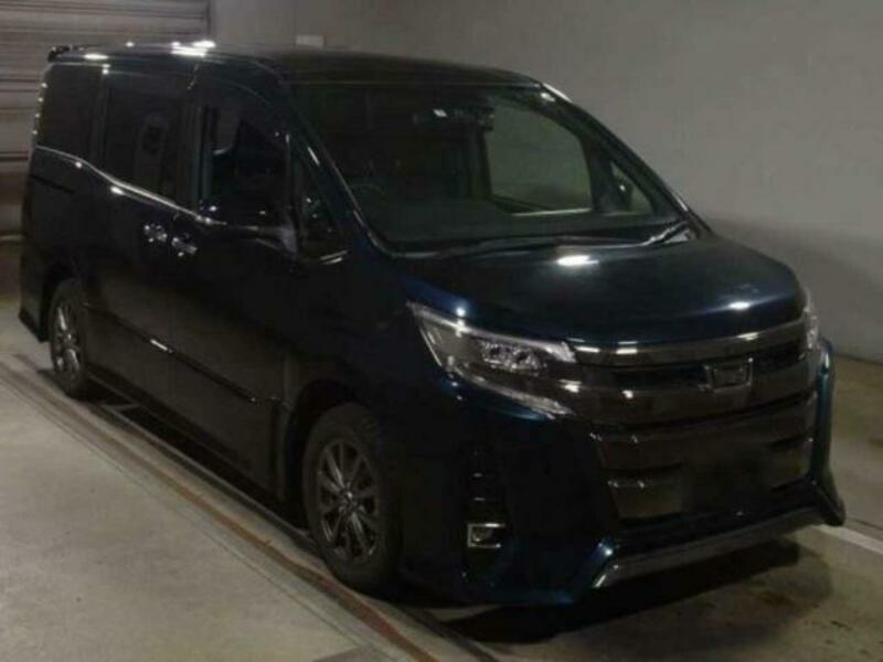 TOYOTA　NOAH