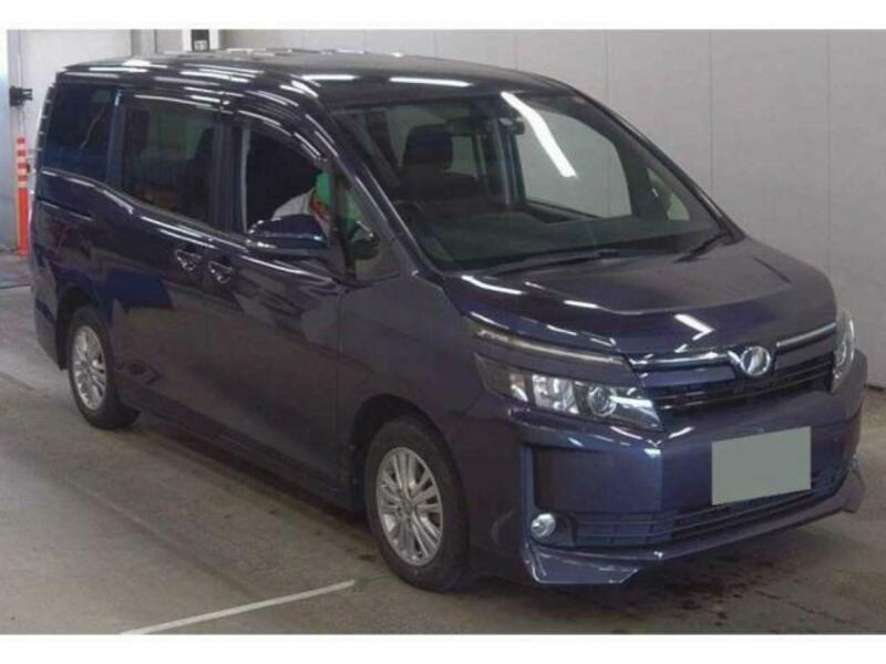 TOYOTA　VOXY