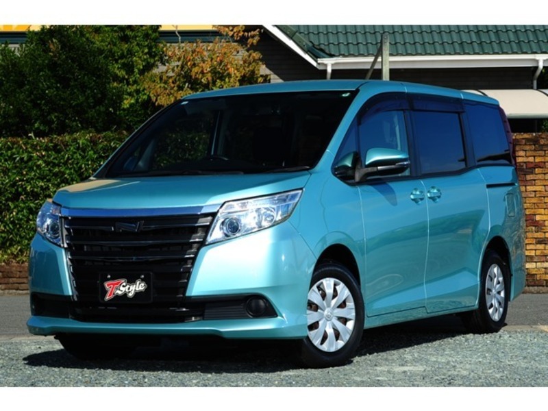 TOYOTA　NOAH