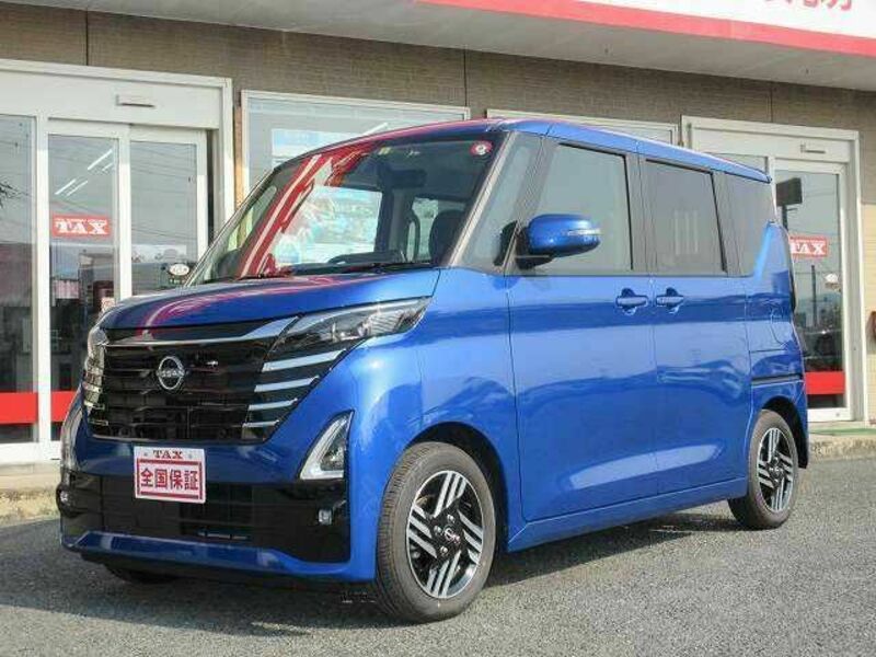 NISSAN　ROOX