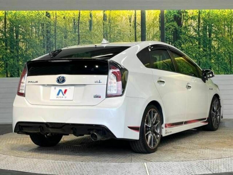 PRIUS-17