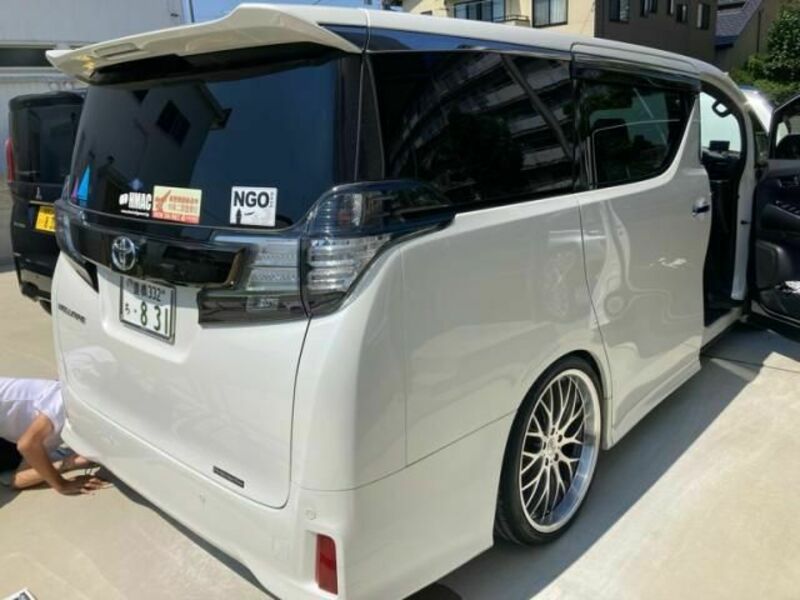 VELLFIRE-2