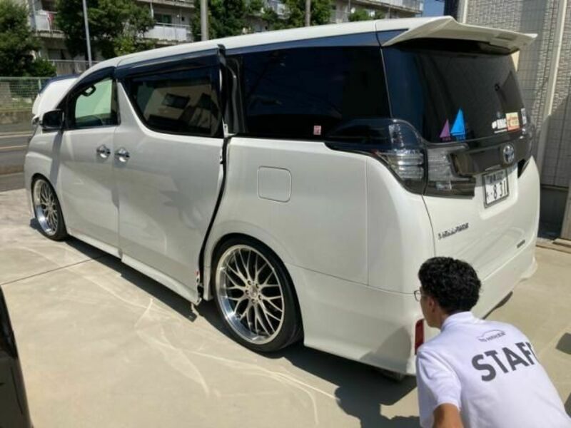 VELLFIRE-3