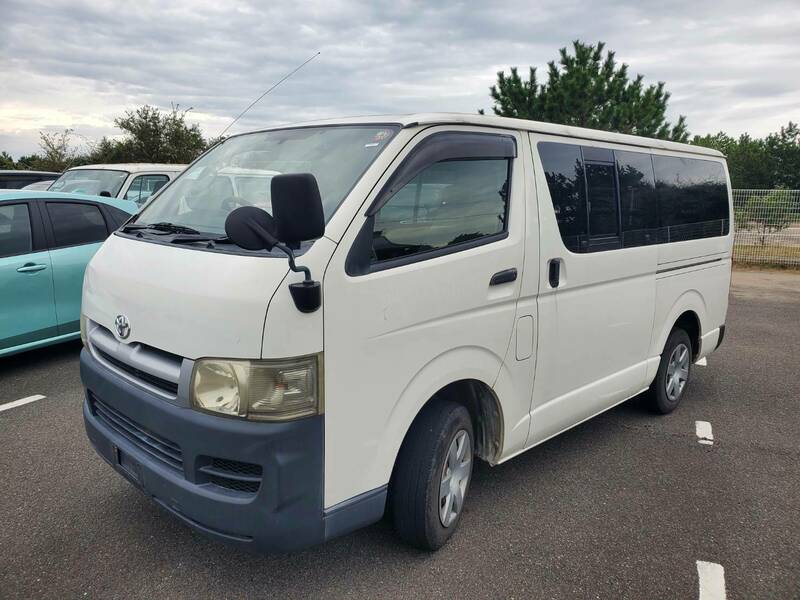 TOYOTA　HIACE VAN