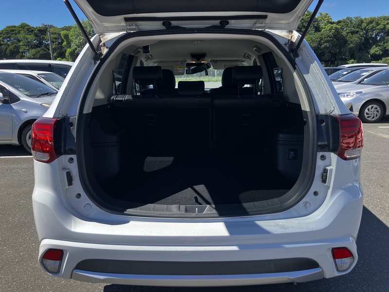 OUTLANDER PHEV-24