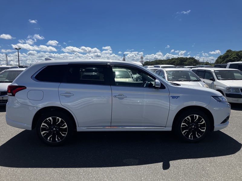 OUTLANDER PHEV-7