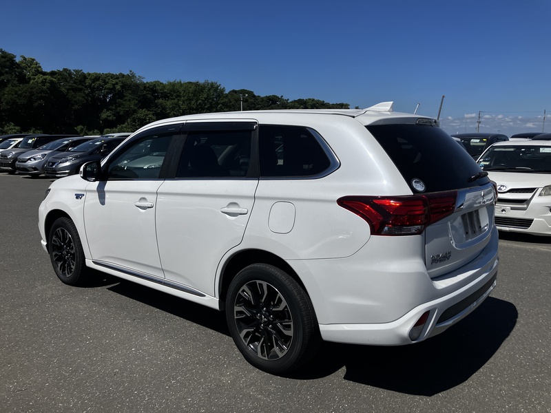 OUTLANDER PHEV-2