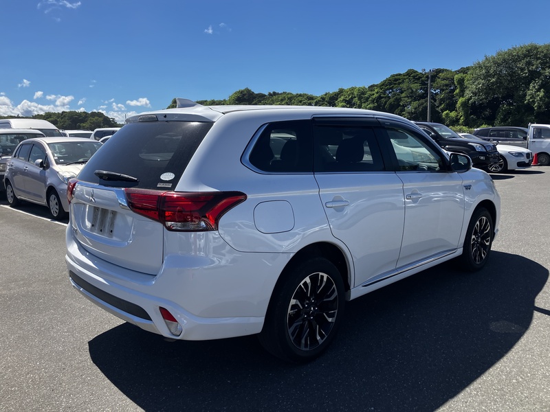 OUTLANDER PHEV-4