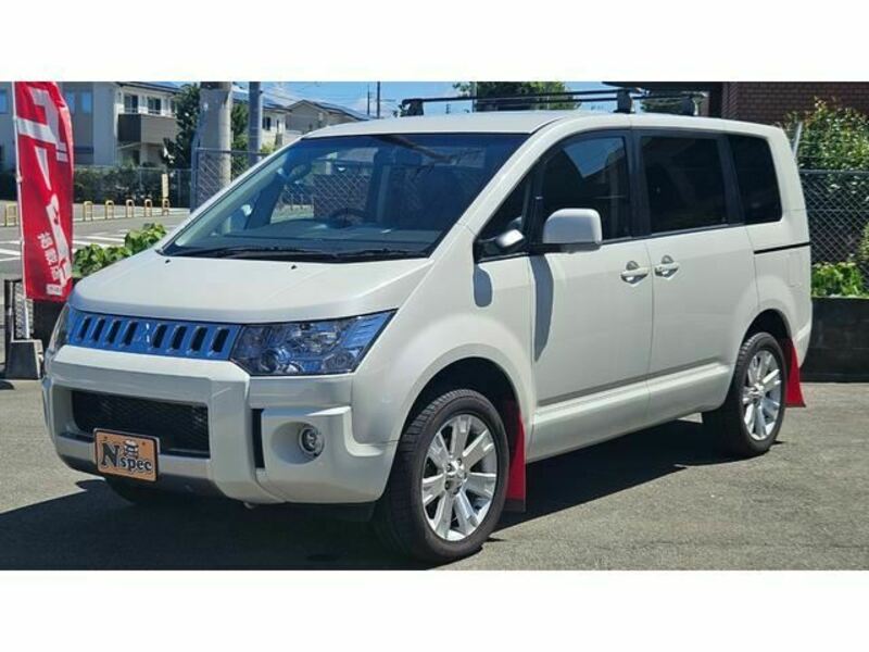 MITSUBISHI　DELICA D5